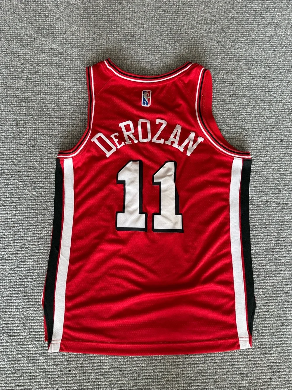 Nike Dri-Fit Men's Chicago Bulls Jersey DeRozen 11 Basketball XS 36
